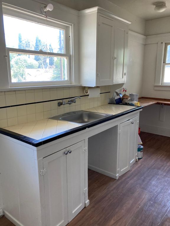 4066 Linwood Pl, Riverside, CA 92506