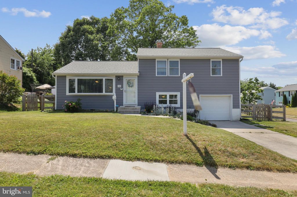 38 Delrey Ave, Catonsville, MD 21228