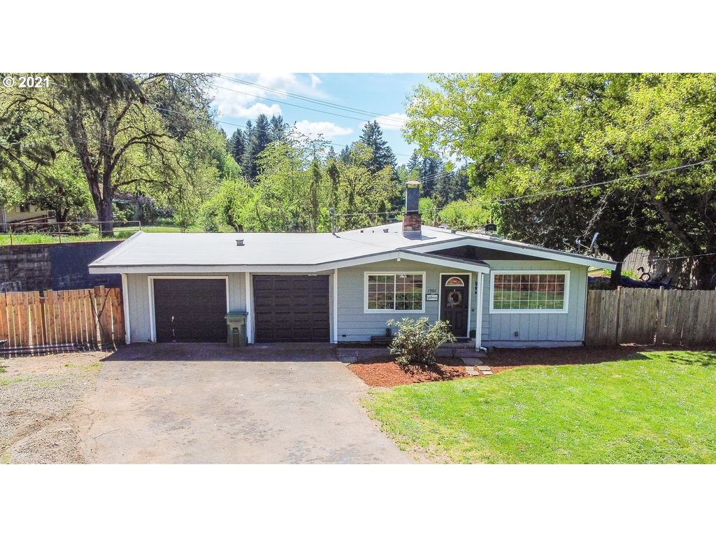 1501 E  Taylor Ave, Cottage Grove, OR 97424
