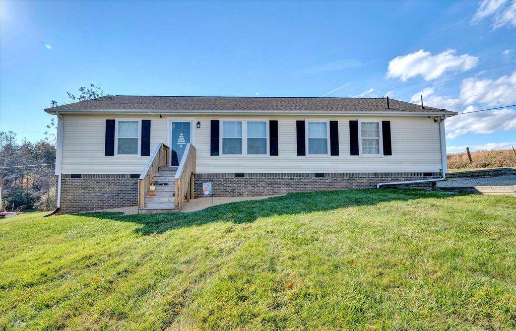 2031 Bonbrook Mill Rd, Wirtz, VA 24184