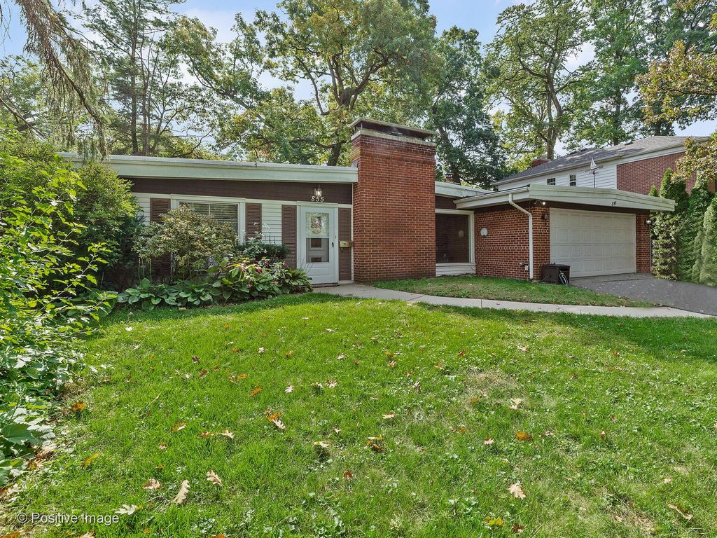 855 Crescent Blvd, Glen Ellyn, IL 60137