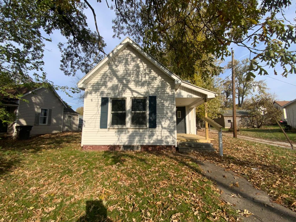 1023 Grove St, Danville, IL 61832