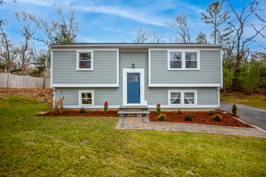 46 Cranberry Road, Buzzards Bay, MA 02532