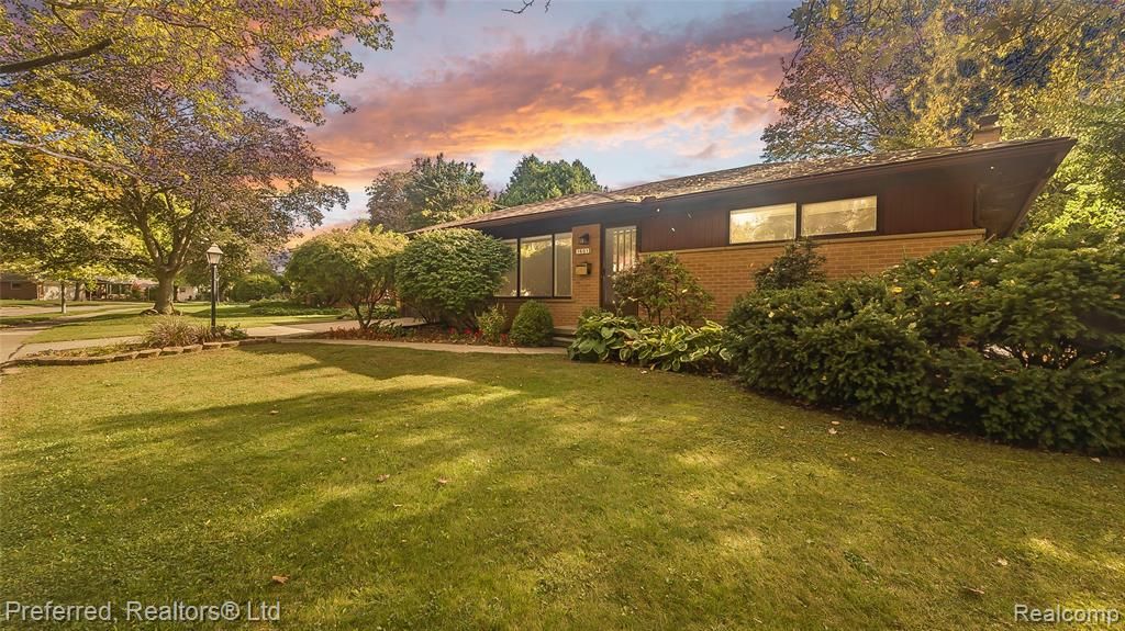 1601 Waltham Dr, Ann Arbor, MI 48103