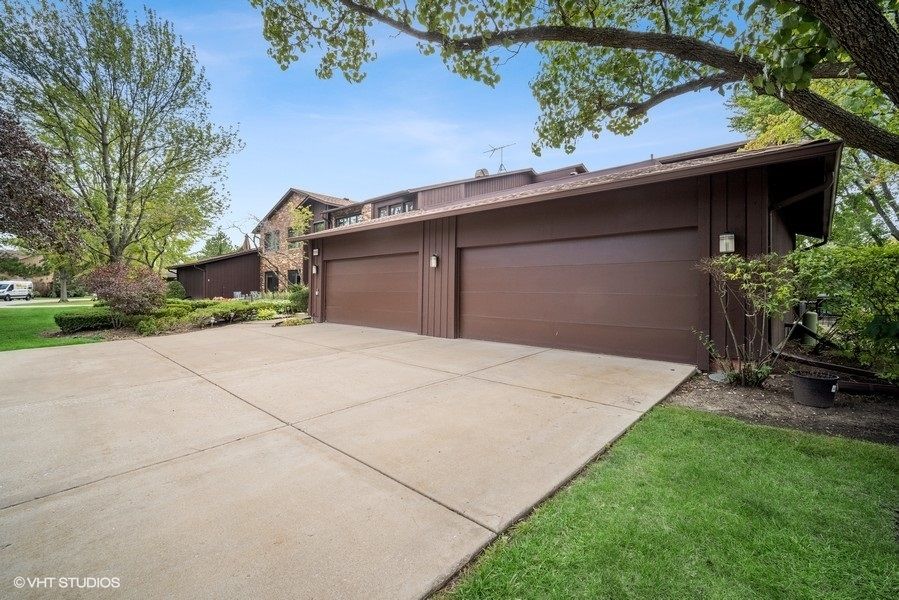 1500 Chartres Dr #B2, Northbrook, IL 60062