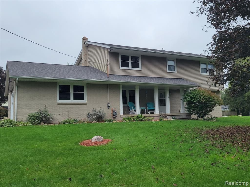 613 Cherry St, Stockbridge, MI 49285