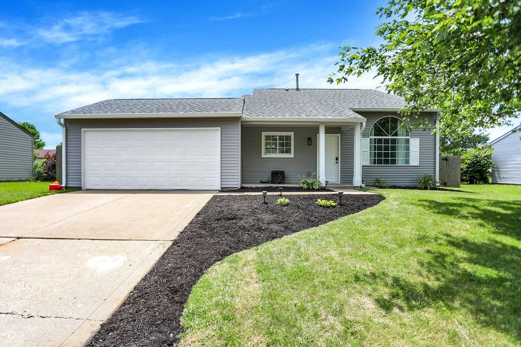 163 Country Wood Dr, Whiteland, IN 46184 SingleFamily Home for Sale