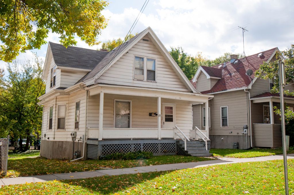 916 Vilas Ave #919-B, Madison, WI 53715