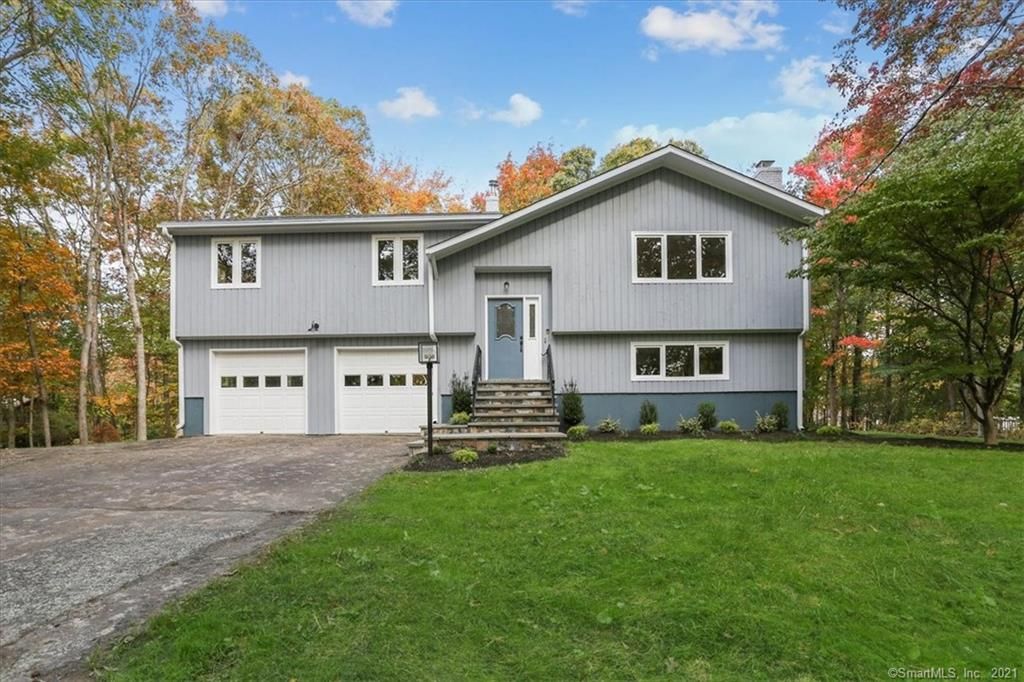 670 Booth Hill Rd, Trumbull, CT 06611
