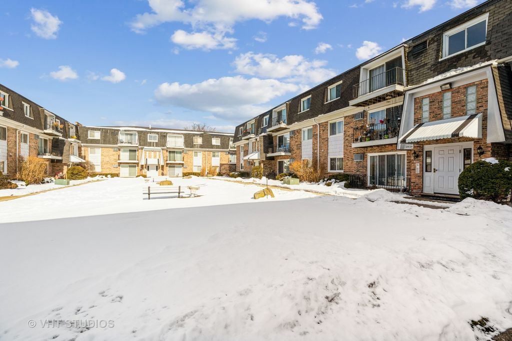 10330 Ridgeland Ave #306, Chicago Ridge, IL 60415