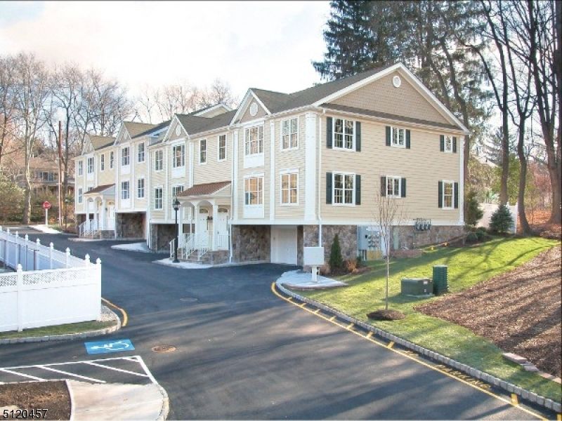 53 Division Ave #5, Summit, NJ 07901