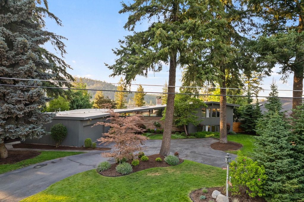 1522 W  Fairway Dr, Spokane, WA 99218