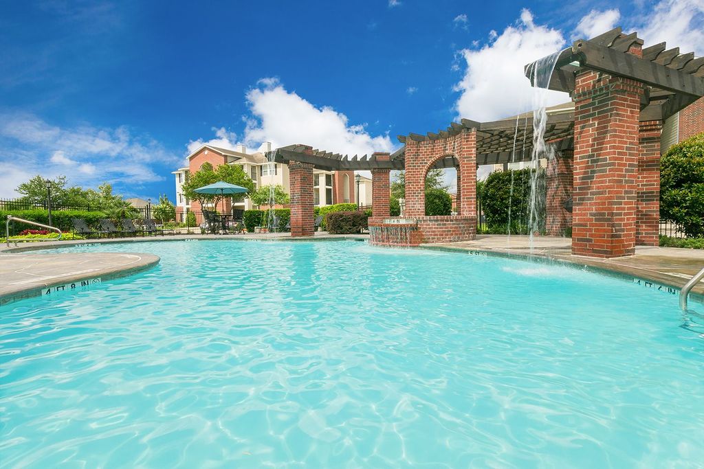 2201 W Orem Dr, Houston, TX 77047