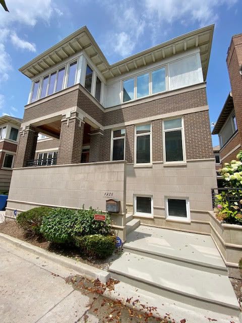 1328 S Plymouth Ct, Chicago, IL 60605