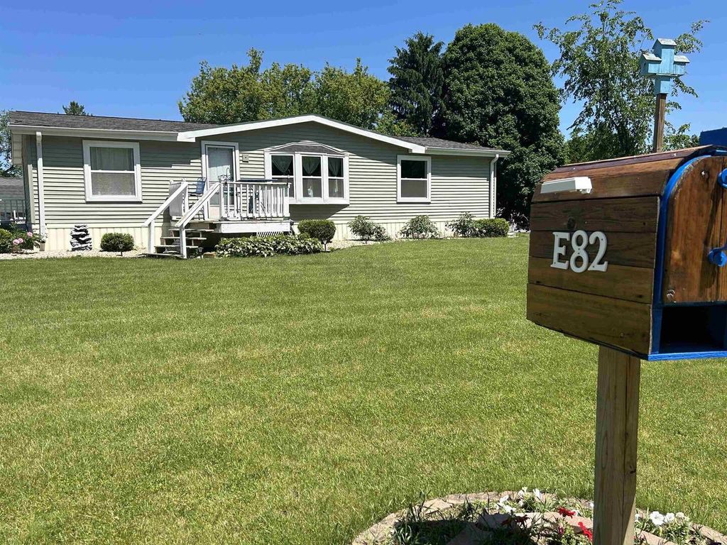 N2639 County Road Z Road UNIT E82, Dousman, WI 53118 MLS 1978367