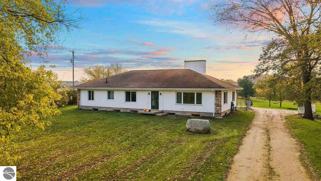 11910 US Highway 31 N, Williamsburg, MI 49690
