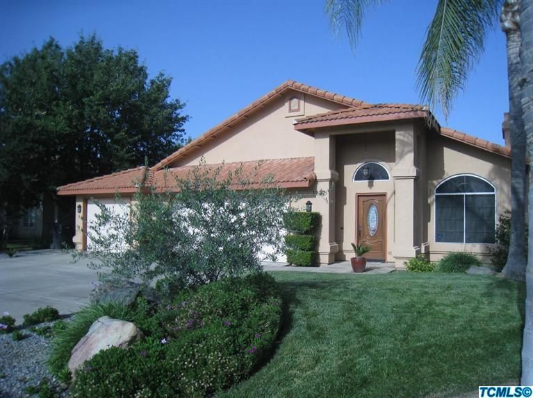 1232 N Simon Ct, Visalia, CA - 3 Bed, 2 Bath Single-Family Home - 60