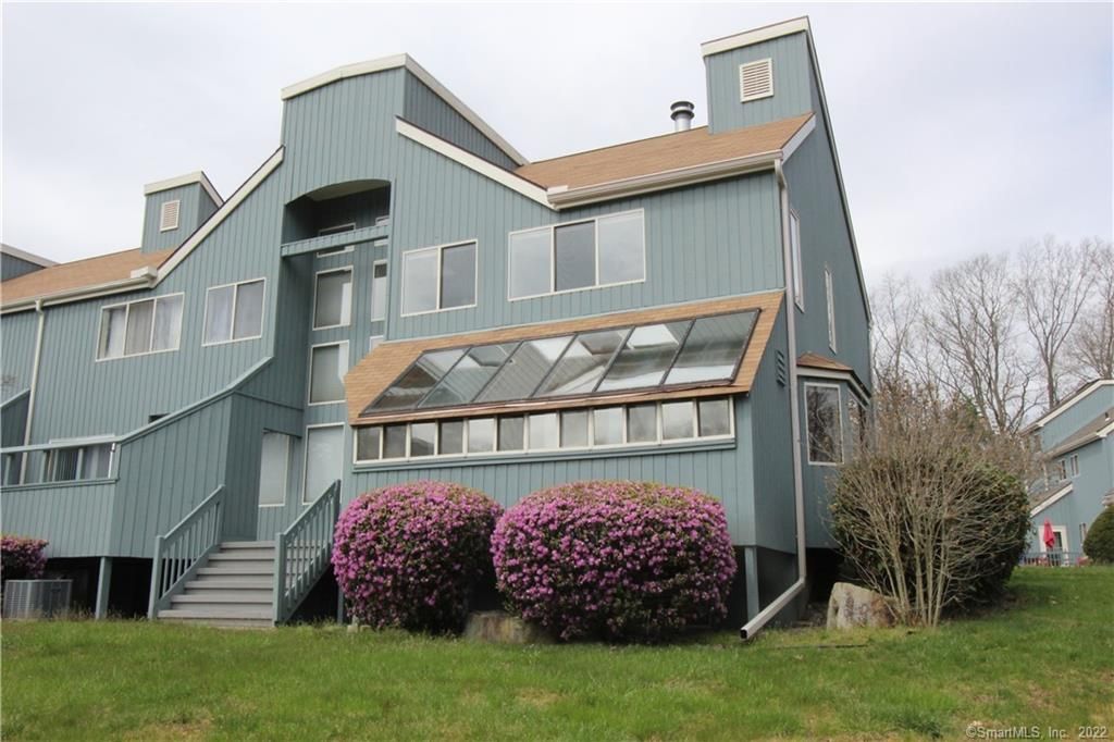 101 Black Birch Ct #101, Shelton, CT 06484