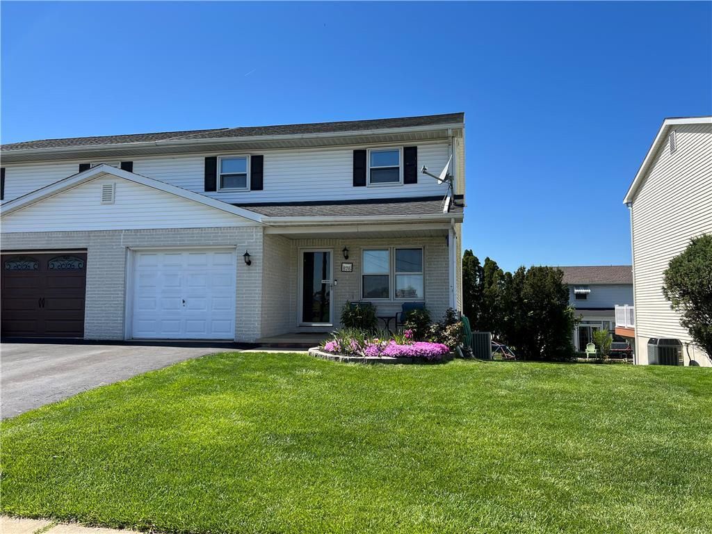 876 Oak St, Coplay, PA 18037