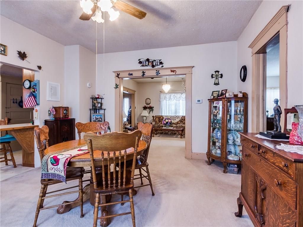 922 S 8th St, Kingfisher, OK 4 Bed, 2 Bath SingleFamily Home 35