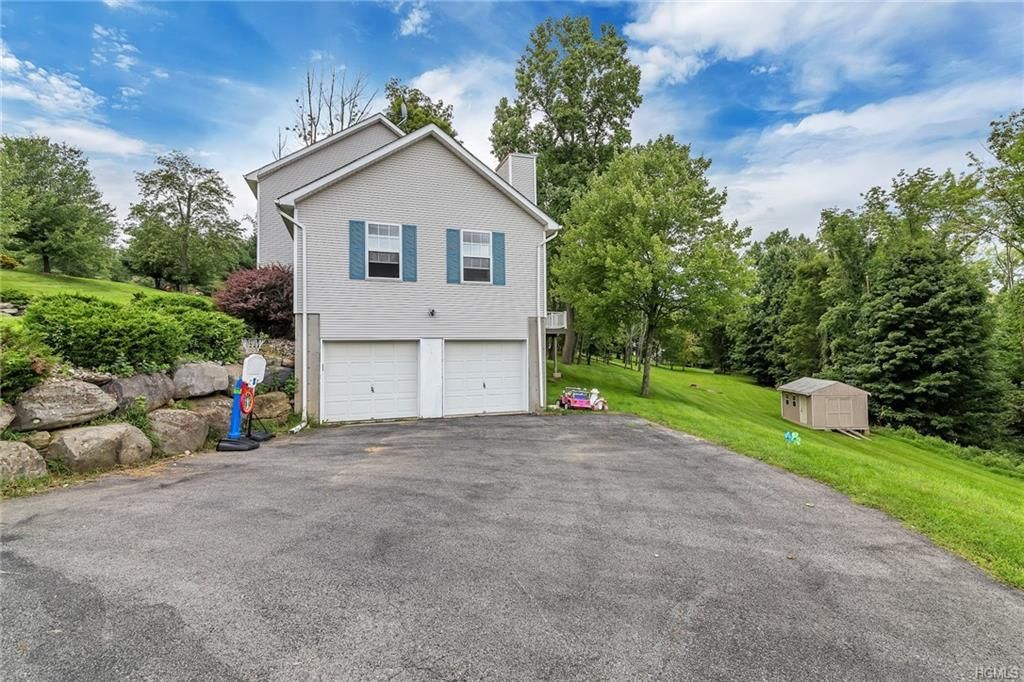 90 Woodland Rd, Monroe, NY 4 Bed, 4 Bath SingleFamily Home 29