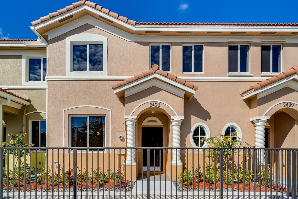 1048 SE 24th Ave, Homestead, FL 33035