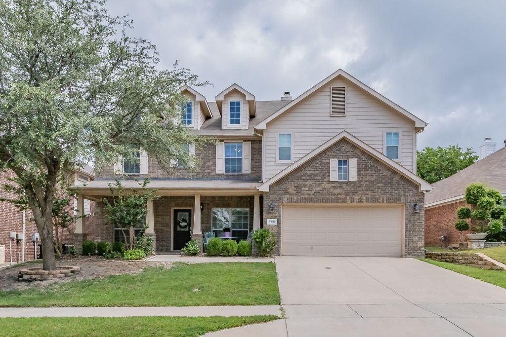 3721 Queenswood Ct, Fort Worth, TX 76244