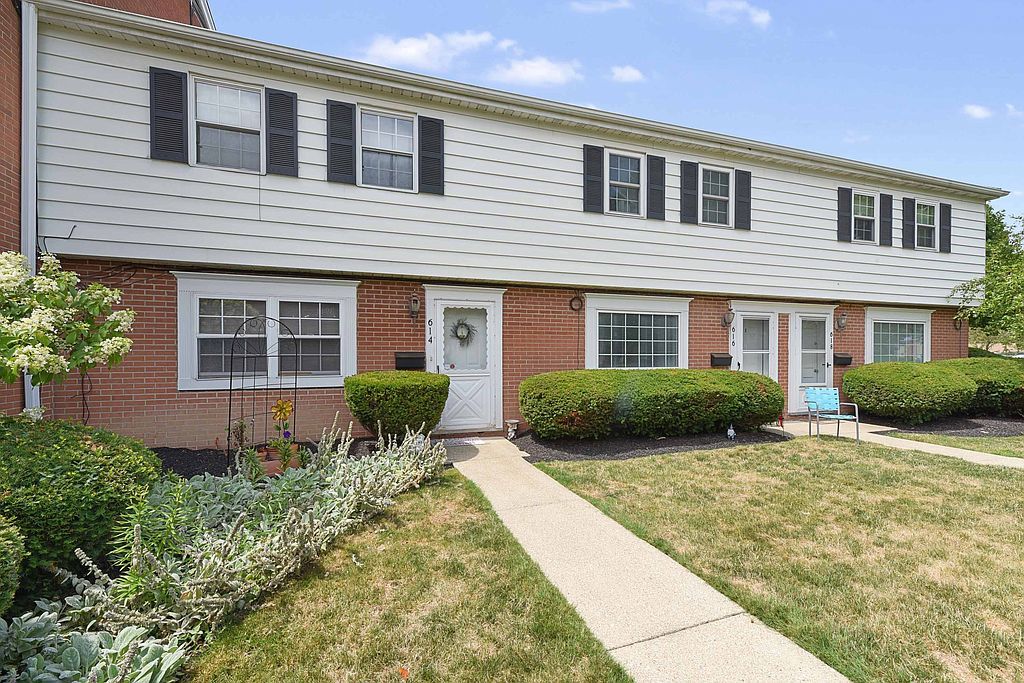 3920 Brendan Ln H614, North Olmsted, OH 44070 2 Bed, 2 Bath Condo