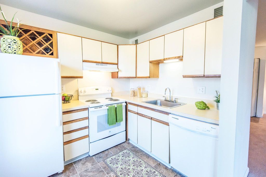 2835 Roundtree Blvd, Ypsilanti, MI 48197