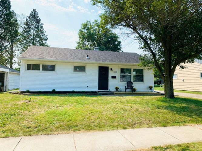 1308 Beech St Valparaiso In 46383 Trulia