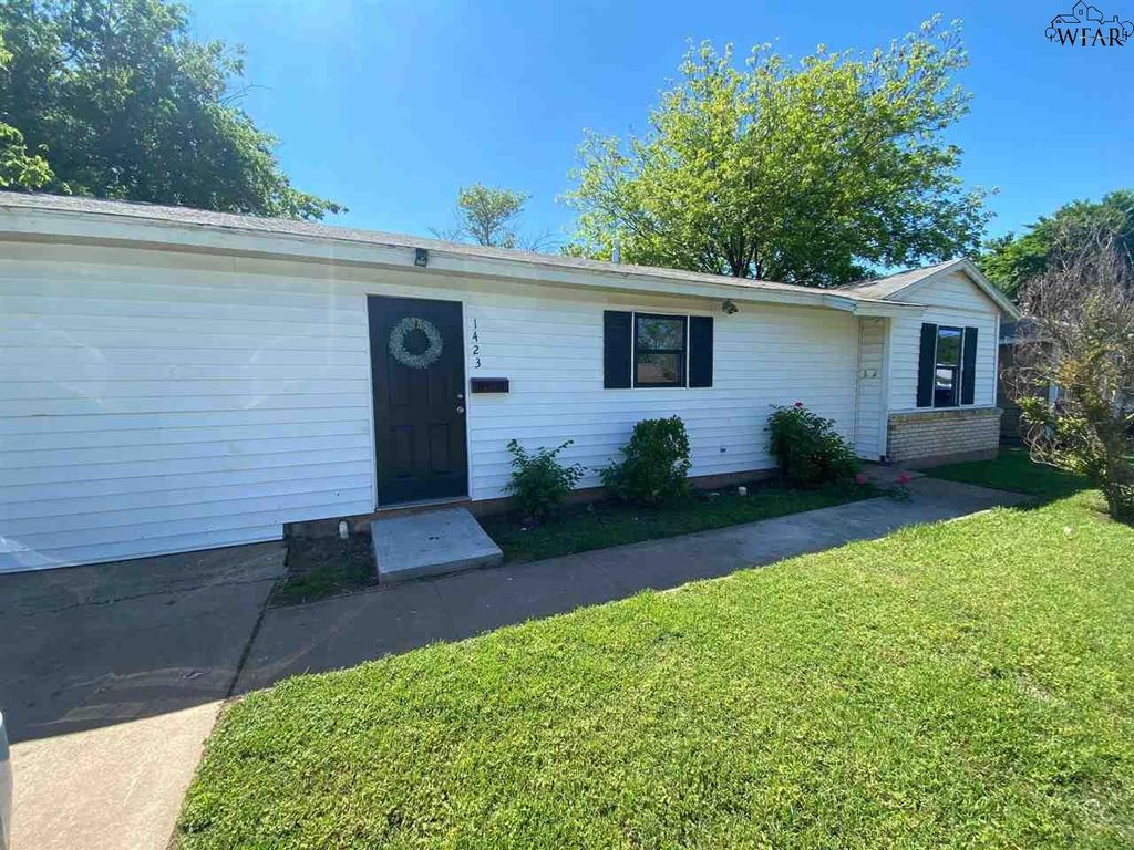 1423 Harris Ln, Wichita Falls, TX 76306