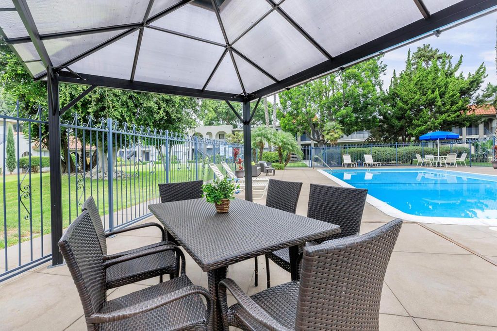 18427 Studebaker Rd, Cerritos, CA 90703