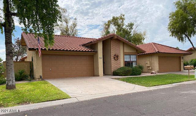 12326 S Shoshoni Dr, Phoenix, AZ 85044