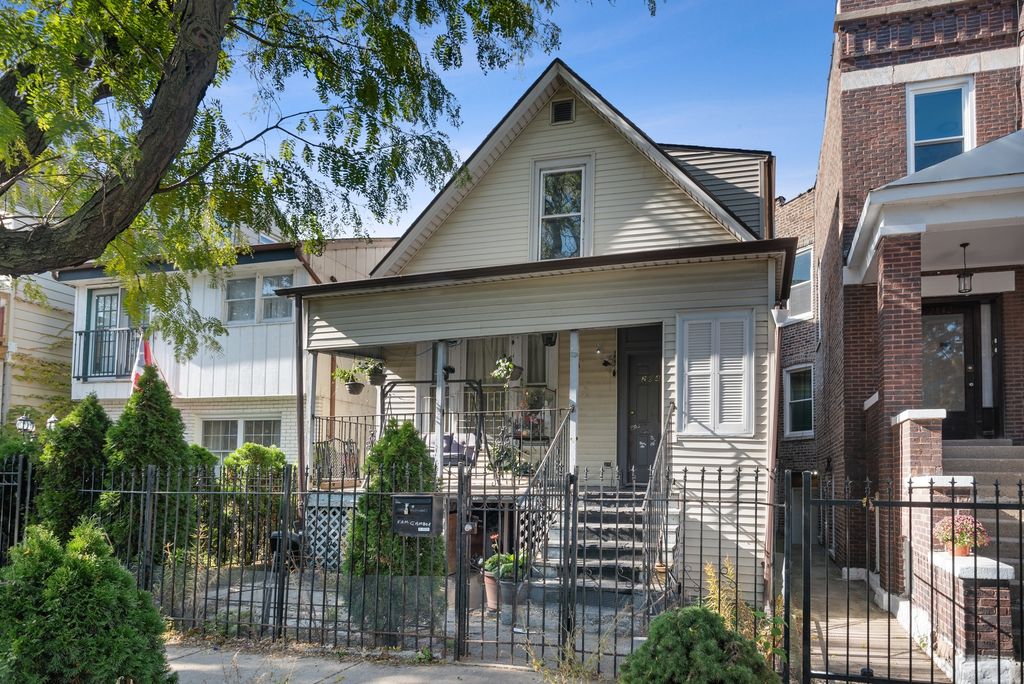 2840 N Sacramento Ave, Chicago, IL 60618