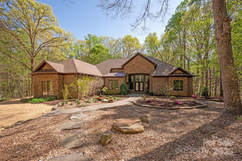 225 Riverton Rd, Weddington, NC 28104
