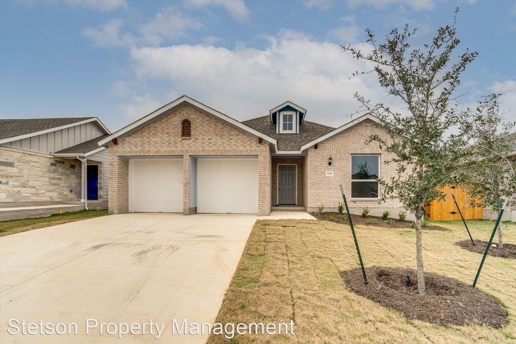 114 Crooked Trl, Smithville, TX 78602