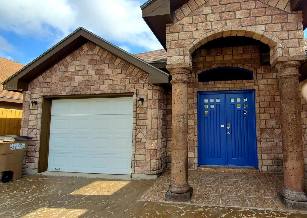 2219 Llano Molano Ln, Edinburg, TX 78542