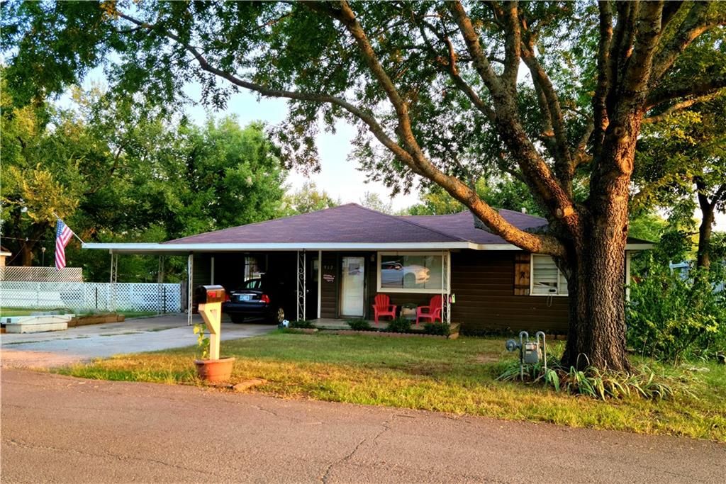 917 W Tahlequah Ave, Sulphur, OK 73086