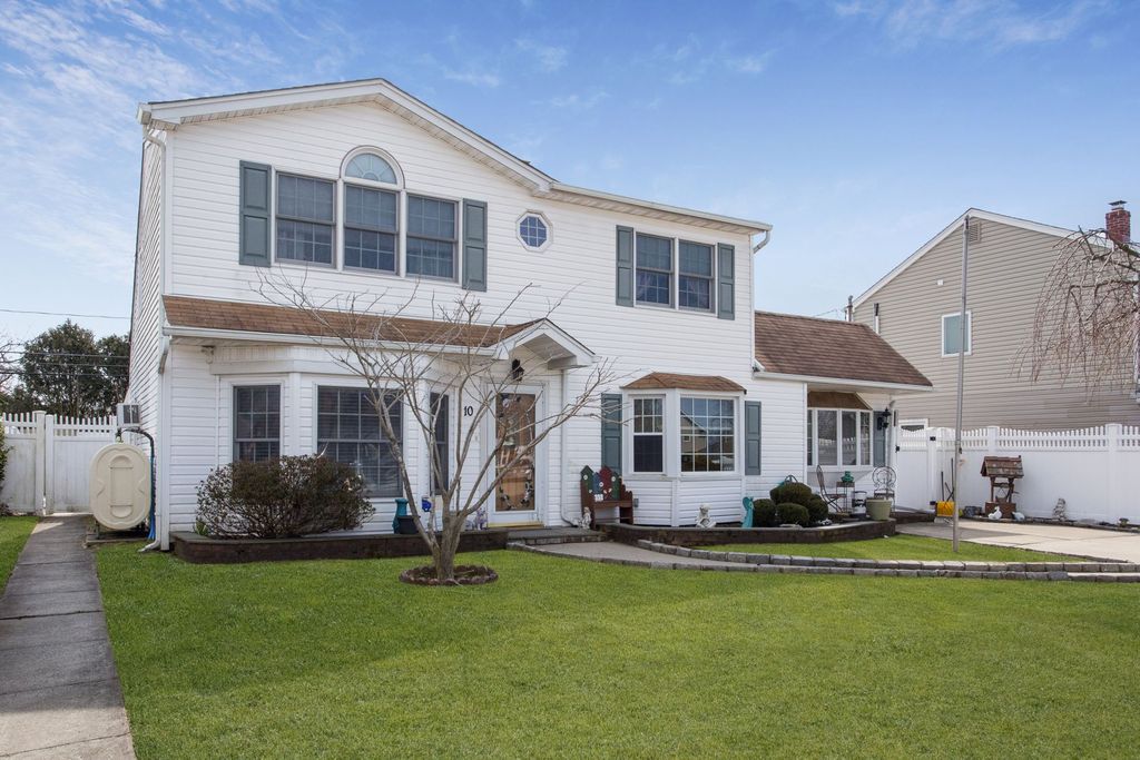 10 Green Ln, Levittown, NY 11756 Trulia