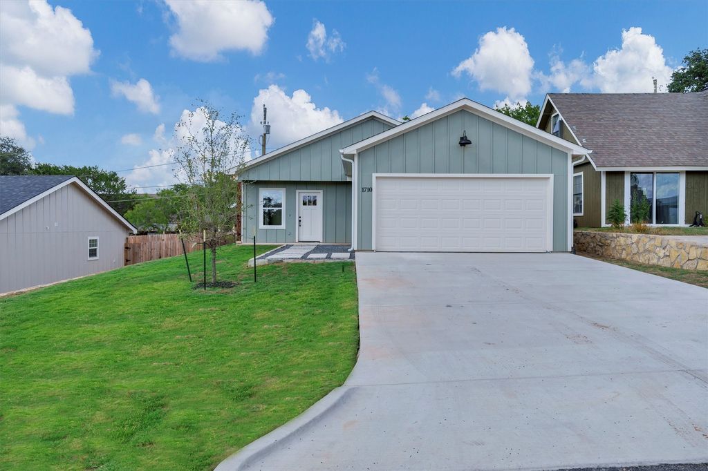 1710 Broken Bow Rd, Granbury, TX 76049