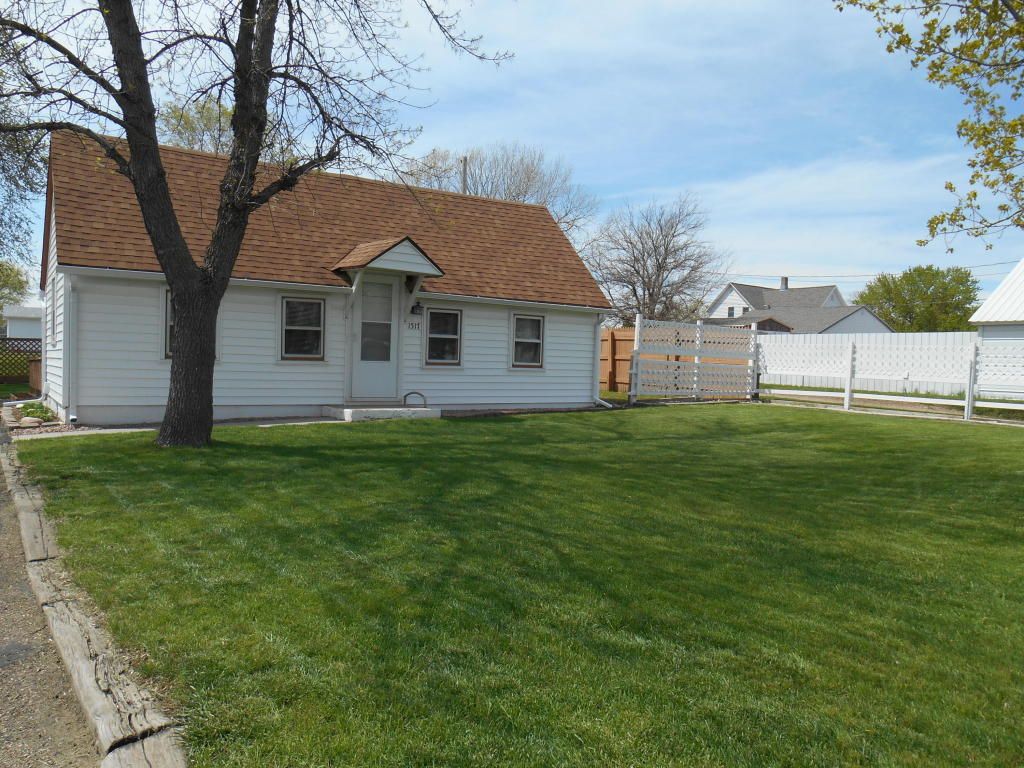 1517 S  Rowley St, Mitchell, SD 57301