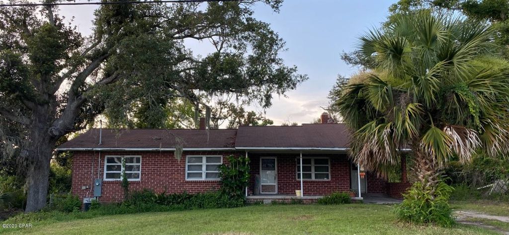 4623 E 3rd St, Panama City, FL 32404