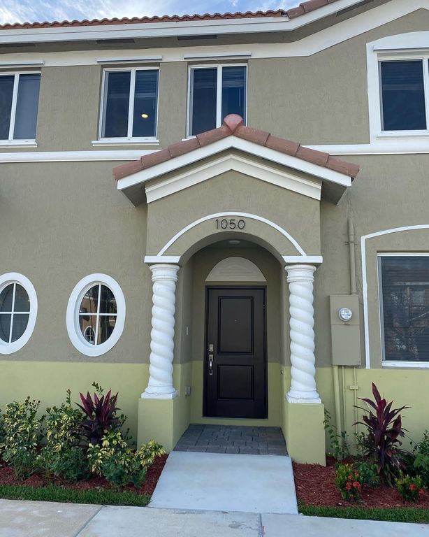 1050 SE 23rd Ave, Homestead, FL 33035
