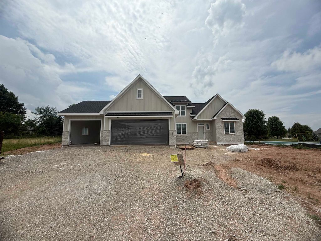 1450 Ava Hope Ct, De Pere, WI 54115