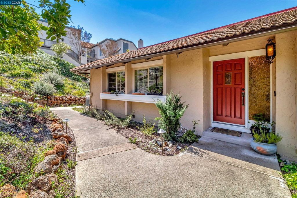 1473 Camino Peral, Moraga, CA 94556