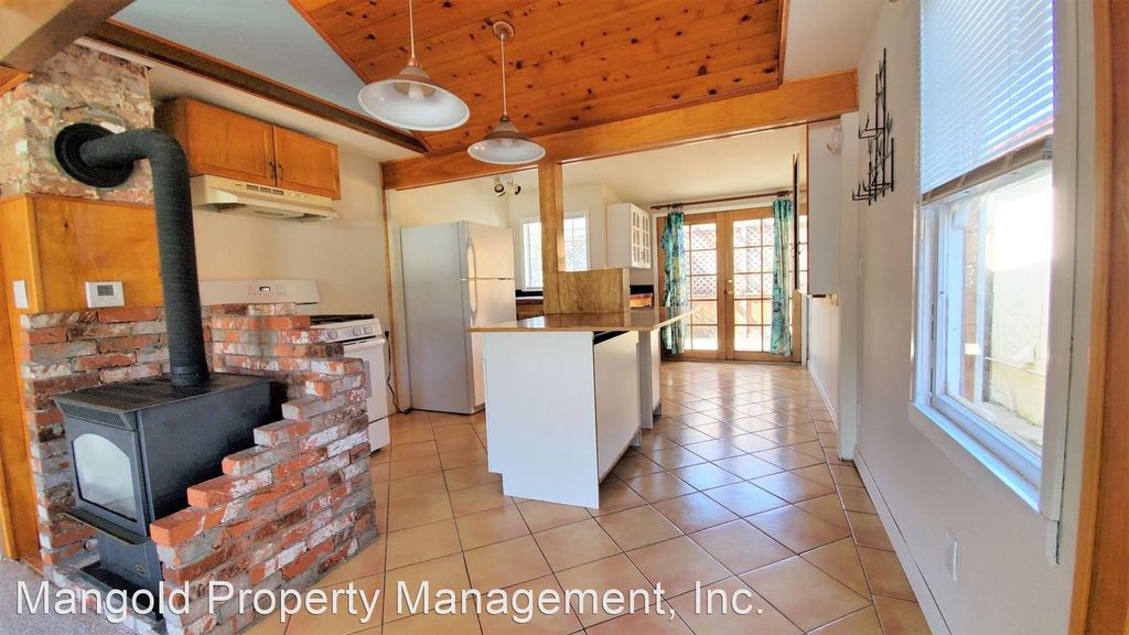522 Cortes St, Monterey, CA 93940