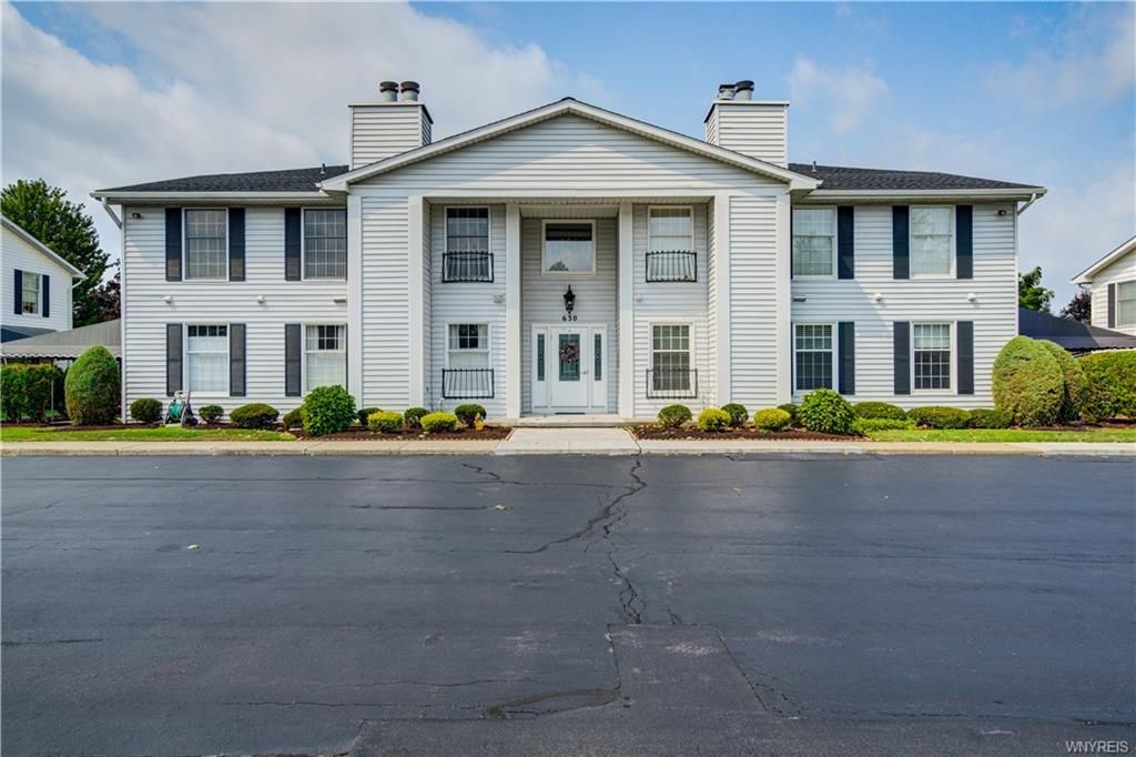 630 Youngs Rd E, Williamsville, NY 2 Bed, 2 Bath Condo 22 Photos
