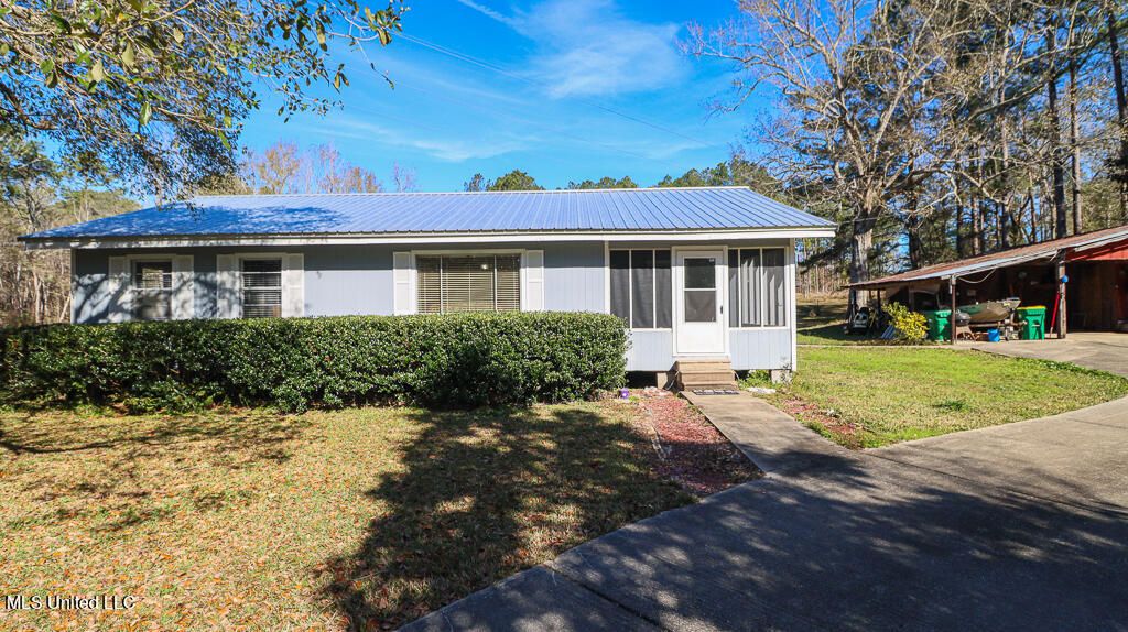 1837 Wade Vancleave Rd, Moss Point, MS 39562