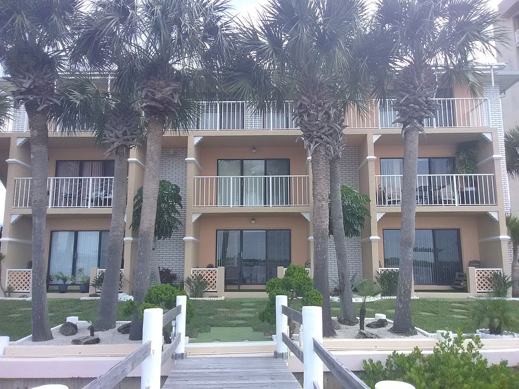 3602 S Peninsula Dr, Port Orange, FL 32127