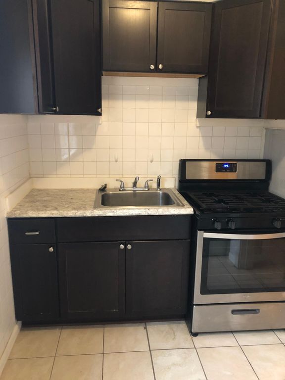7003 Roosevelt Rd #13, Berwyn, IL 60402